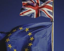 Británie prolomila mlčení k finančním závazkům