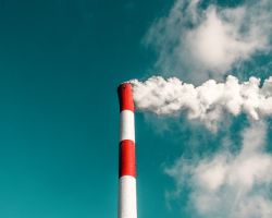 Evropa vypouští do ovzduší víc skleníkových plynů, než říkají statistiky