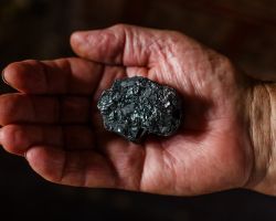 Dejte končícím uhelným horníkům a energetikům sociální příspěvek, vyzývají vládu nevládní organizace