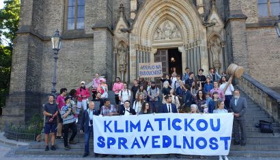 Verdikt soudu (Klimatická žaloba): Vláda musí urychleně plnit své klimatické závazky