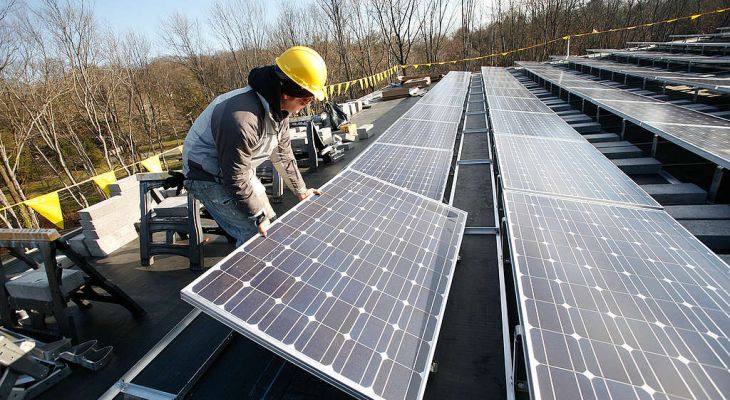 Ekologické organizace vyzývají vládu k řešení energetické krize pomocí úspor energie a obnovitelných zdrojů