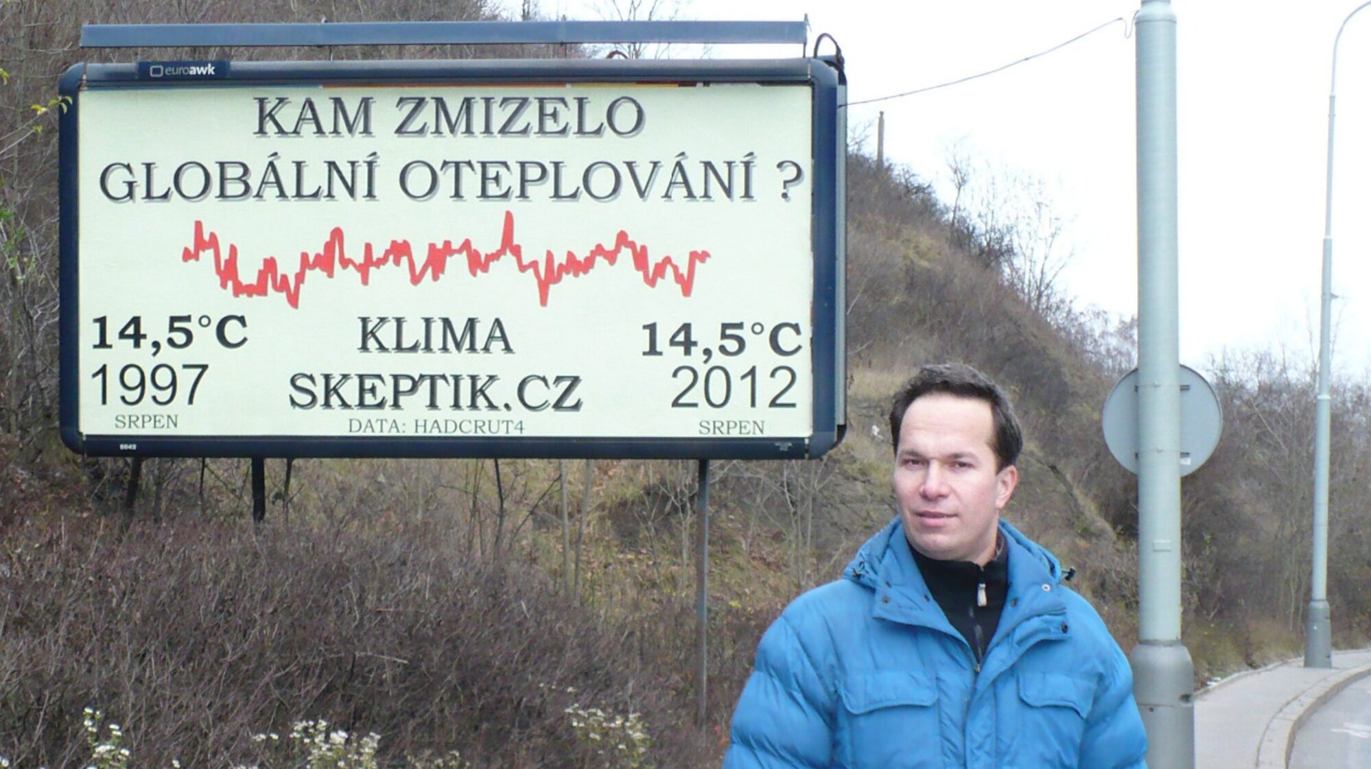 Autor webu Klimaskeptik.cz vytrhává z dlouhé řady, kde je jasně vidět oteplení, část dat, aby zakryl dlouhodobý trend.